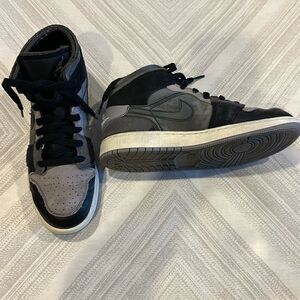 Nike Air Jordan 1 Mid SE Craft Boys Black & Grey High Top Sneakers - Size 6